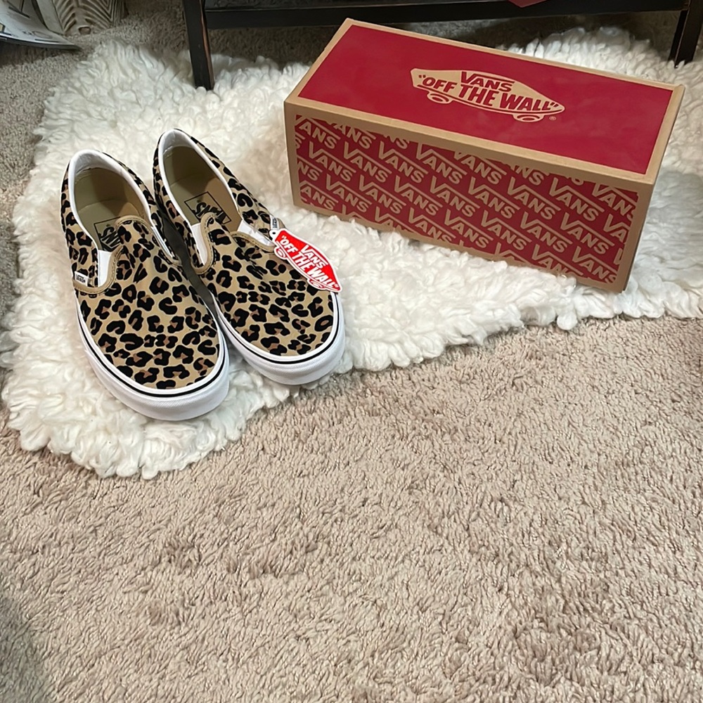NWT Leopard Vans Size 10